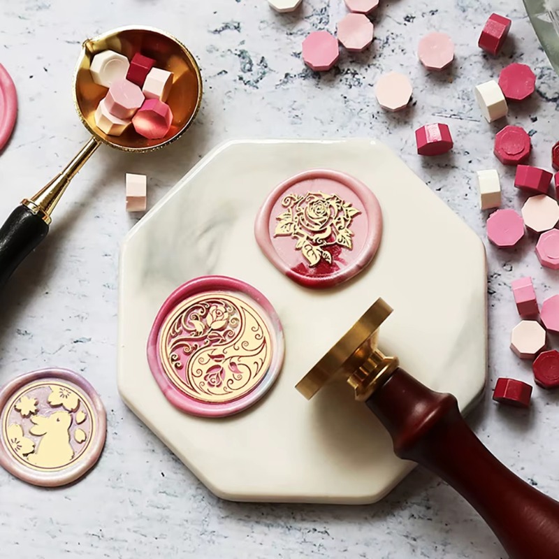 9 pieczęci woskowych + 1 uchwy – Wax Seal Stamp Set recenzja i cena